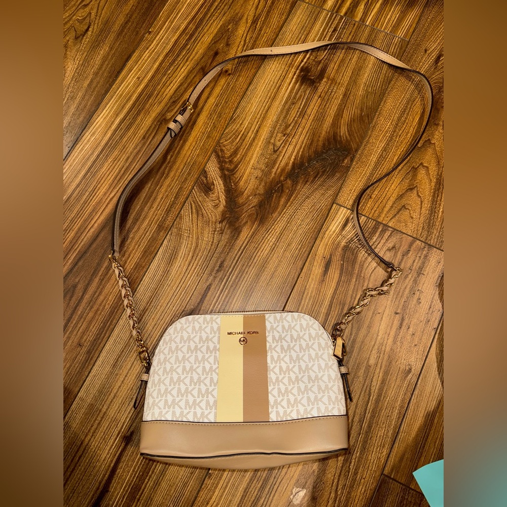 Michael Kors Jet Set Charm Large Dome Crossbody in Buttermilk Multi